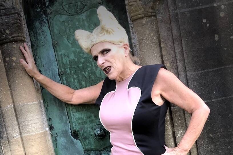 LIZ AGGISS CRONE LOOK