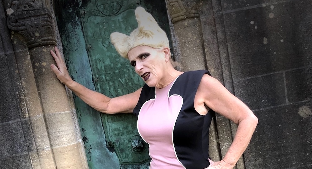 LIZ AGGISS CRONE LOOK